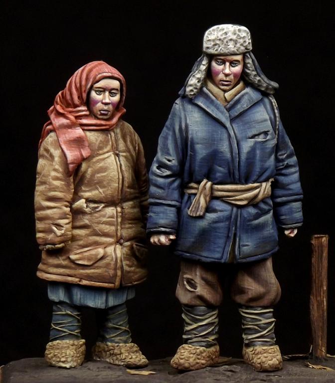 1/35 WWII Period Boy & Girl - Click Image to Close