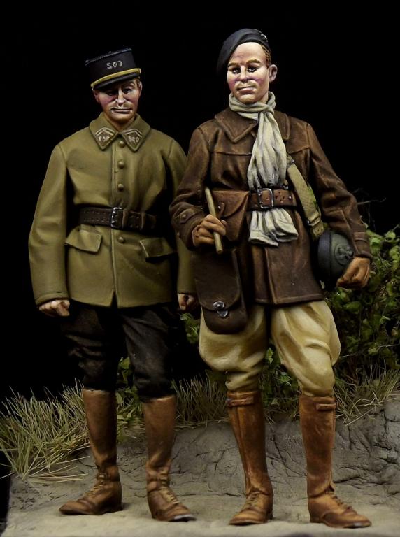 1/35 WWII French Tank Crewman & NCO - Click Image to Close