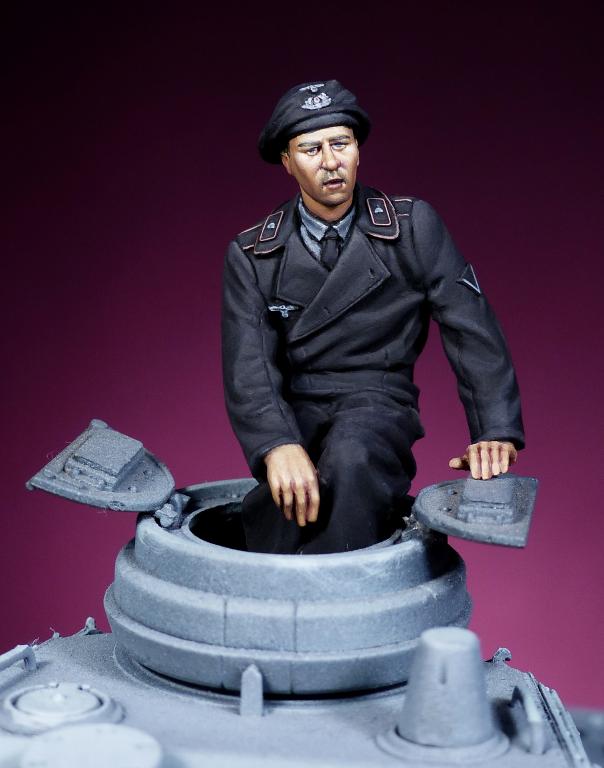 1/35 WWII German Waffen SS/Heer Tank/SPG Crewman #1 - Click Image to Close