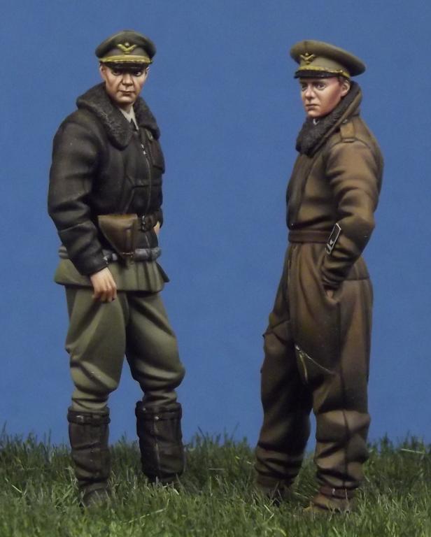 1/35 WWII Royal Hungarian Air Force Pilots - Click Image to Close