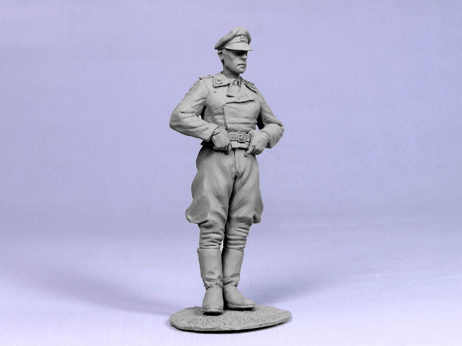 1/35 German Tank Officer, Hermann Goering Division, Italy 1944 - Click Image to Close