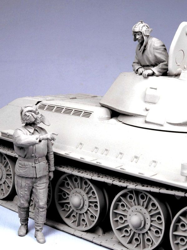 1/35 Soviet Tank Crew #2, Winter 1941-42 - Click Image to Close