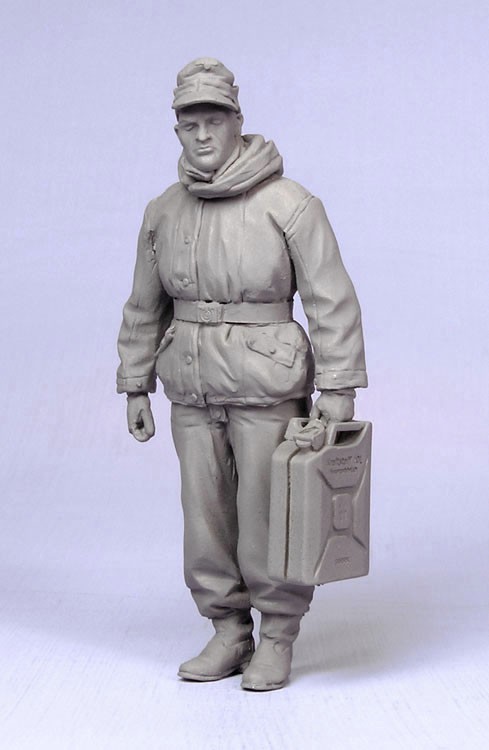 1/35 German Tanker, Winter 1942-45 - Click Image to Close