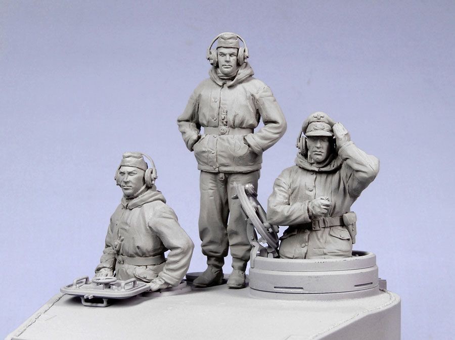 1/35 German Tankers, Winter 1942-45 - Click Image to Close