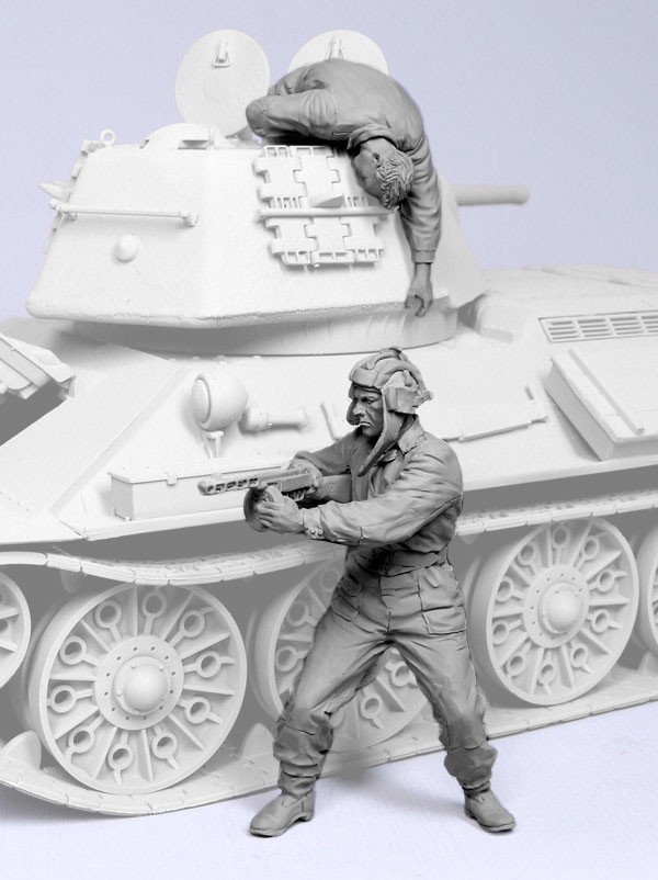 1/35 Escaping Soviet Tank Crew #2, 1943-45 - Click Image to Close