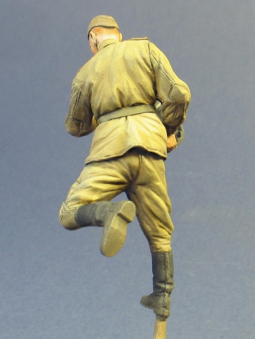 1/35 Red Army Infantryman with Jerrycan #2, Summer 1943-45 - Click Image to Close
